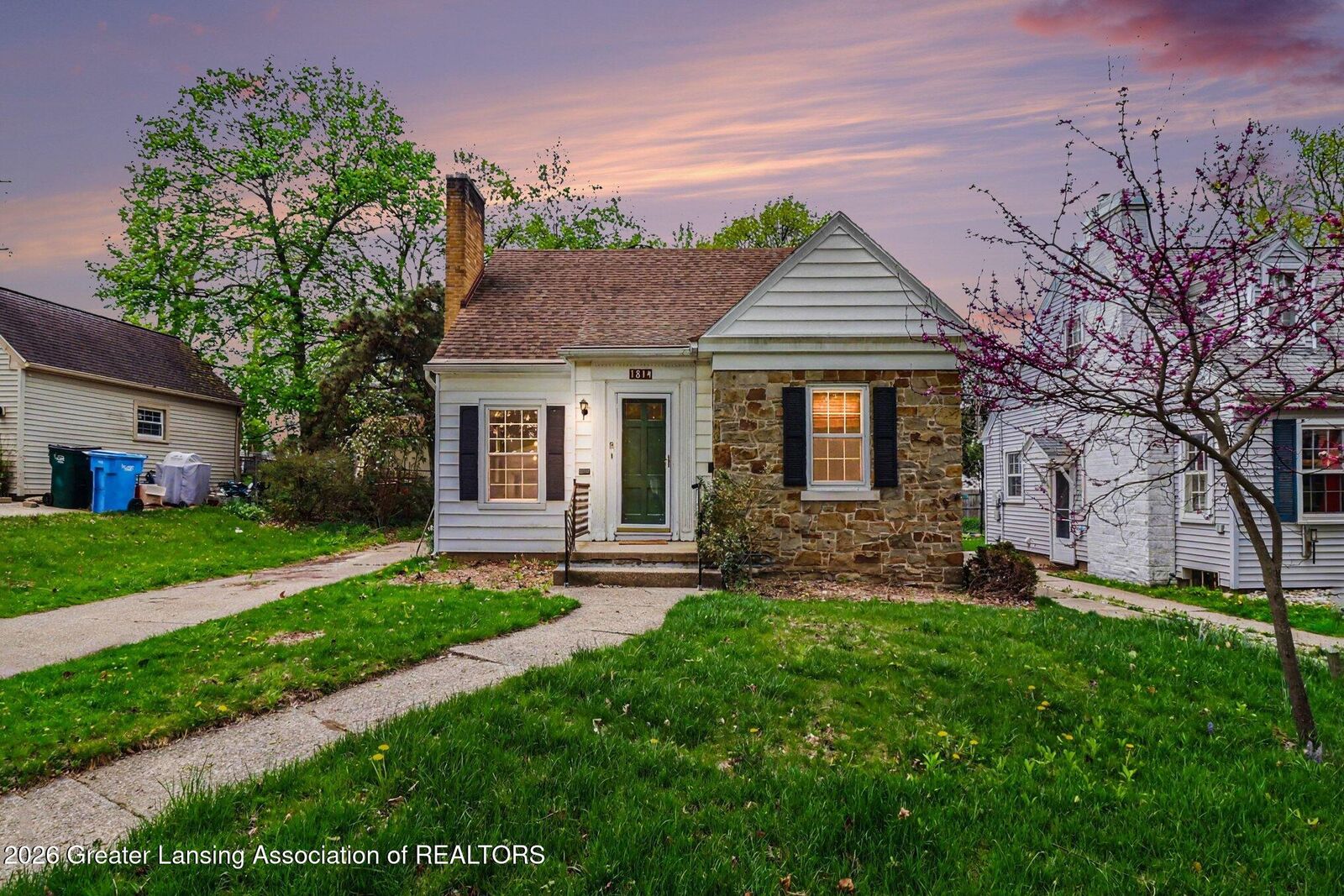 Property Photo:  1814 Sunnyside Avenue  MI 48910 