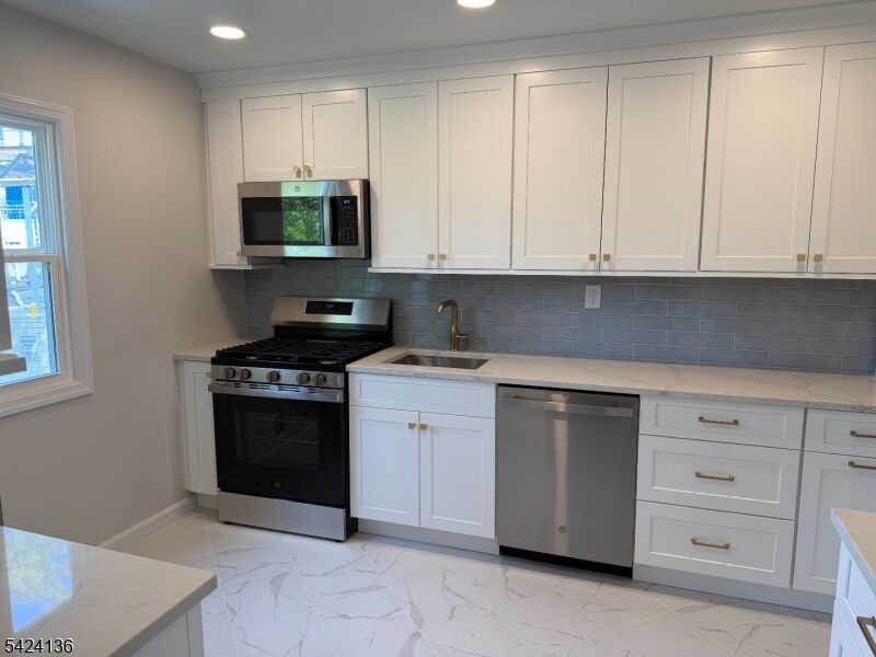 Property Photo:  47 La Grande Ave  NJ 07023 