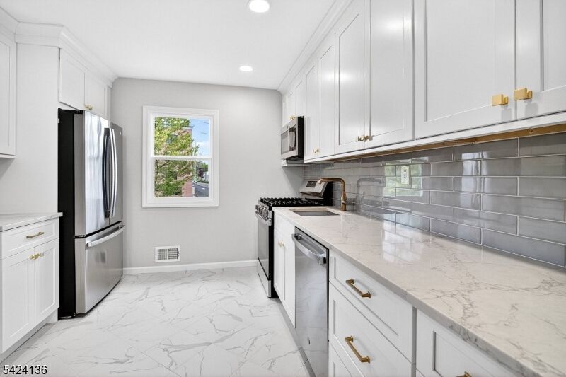 Property Photo:  47 La Grande Ave  NJ 07023 