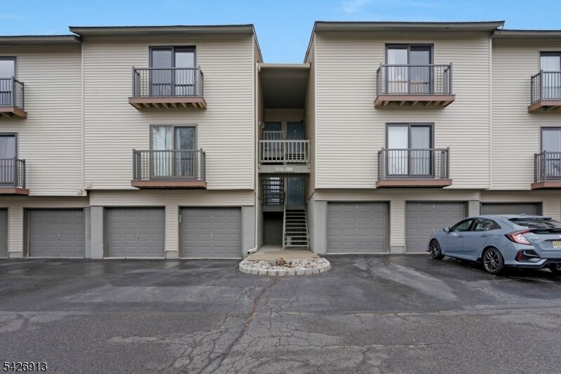 Property Photo:  206 Spruce Hills Dr 206  NJ 08826 