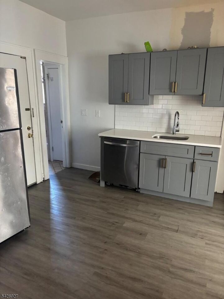 Property Photo:  86 Center St 2F  NJ 07011 