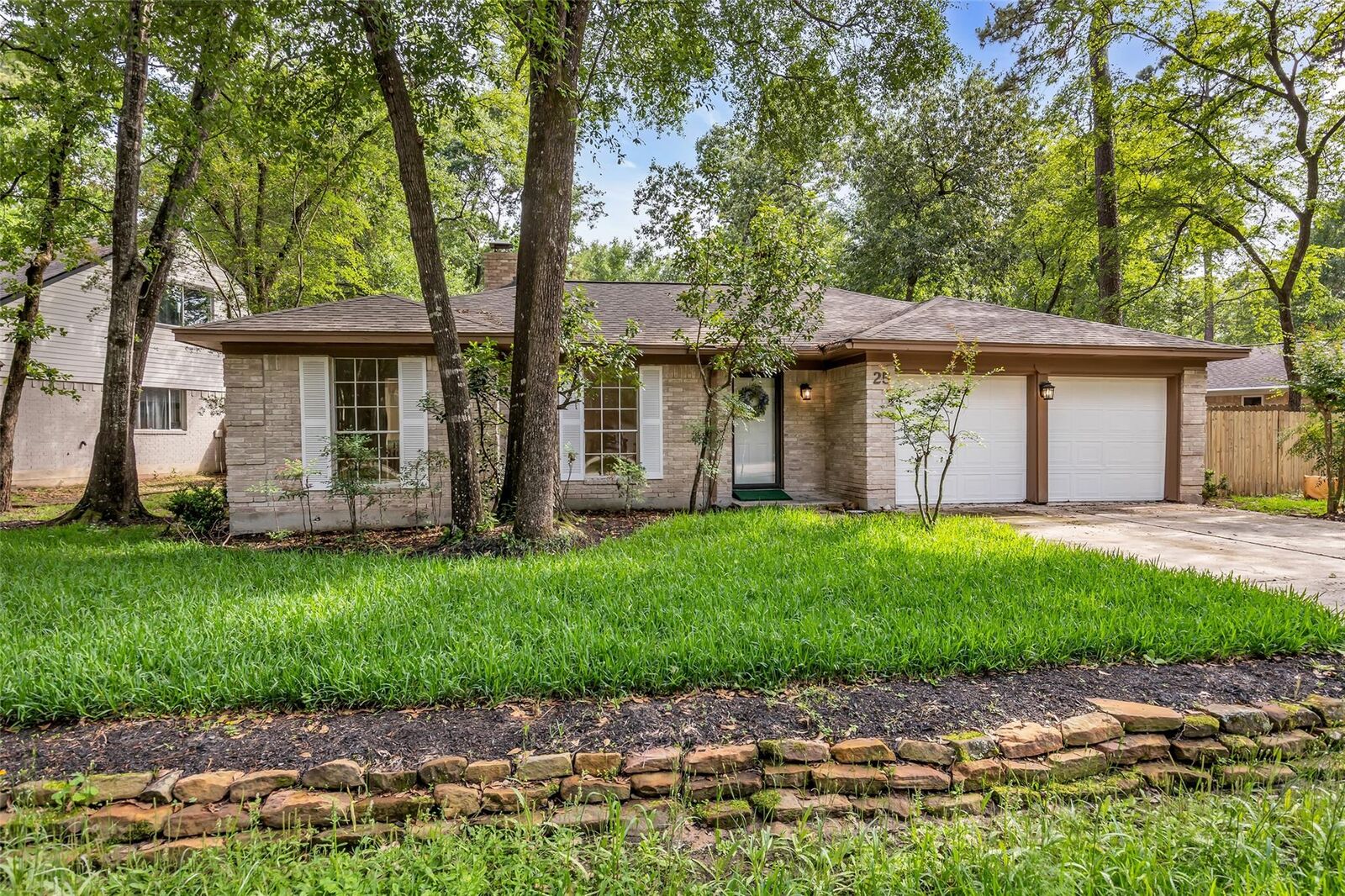 Property Photo:  25 N Deerfoot Circle  TX 77380 