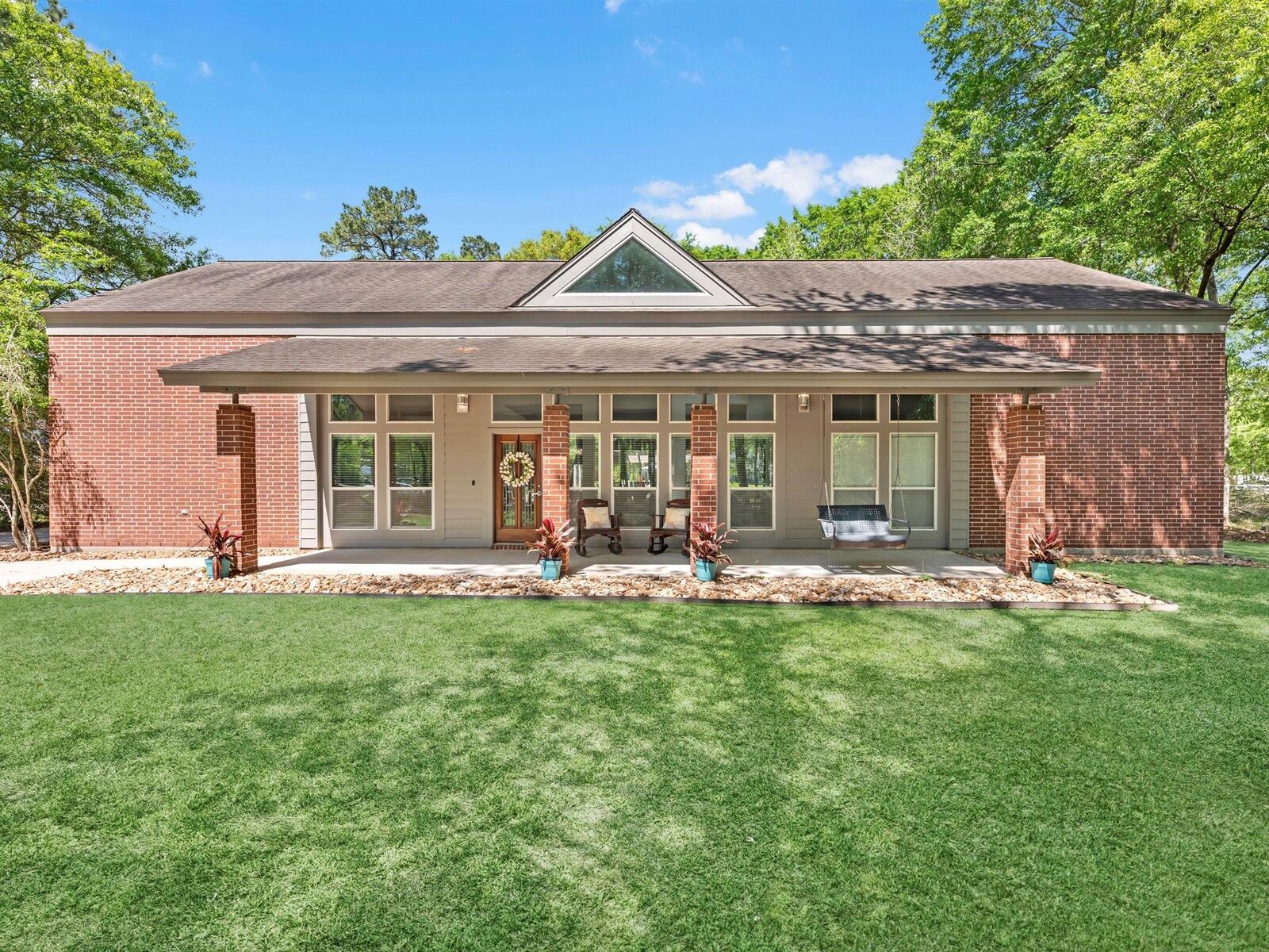Property Photo: 715 Commons Lakeview Drive TX 77336