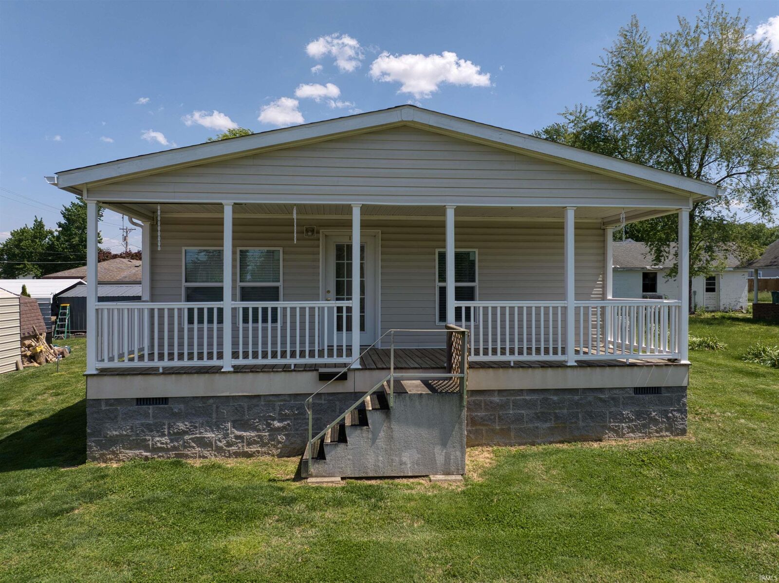 Property Photo:  302 S Center Street  IN 47648 