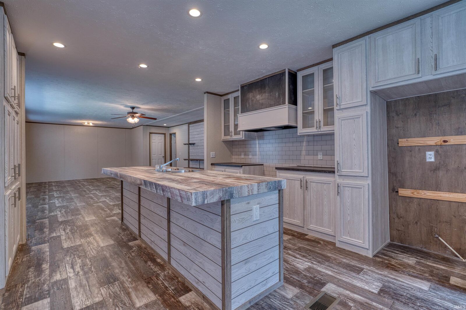 Property Photo:  302 S Center Street  IN 47648 