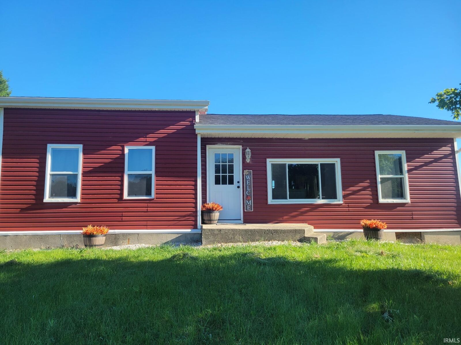 Property Photo:  1543 County Road 8  IN 46705 