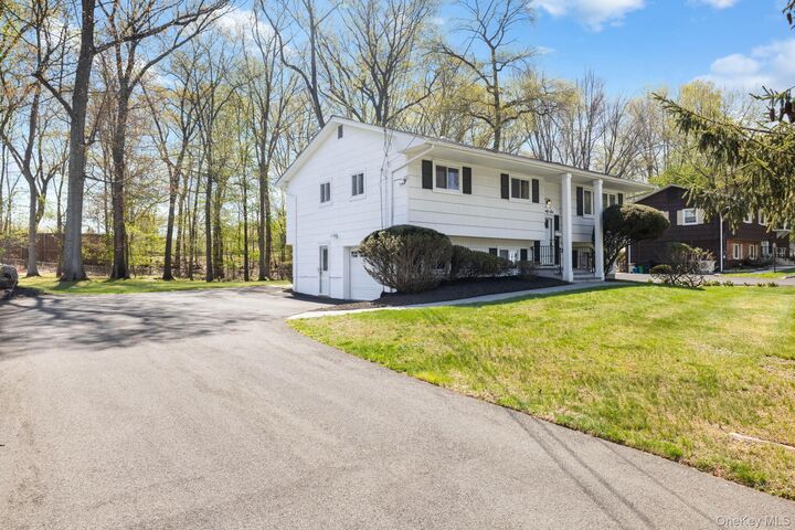 Property Photo:  26 Spruce Lane  NY 10994 