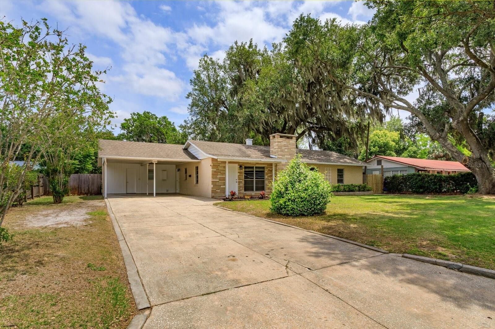 Property Photo:  1300 Orange Avenue  FL 32778 