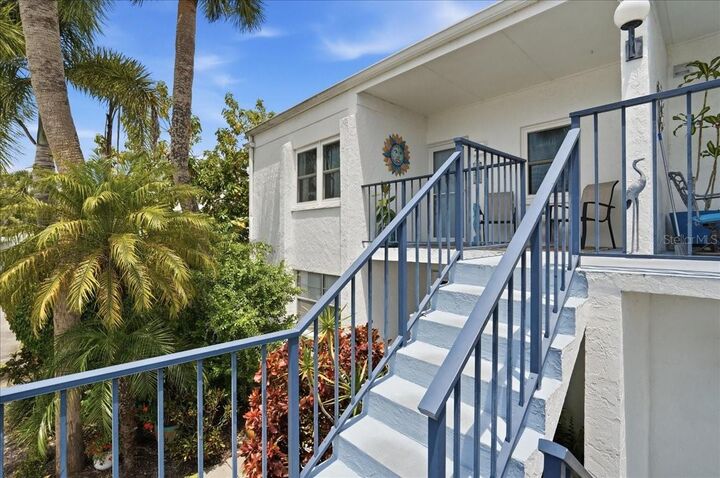 Property Photo:  755 Village Circle 203  FL 34292 