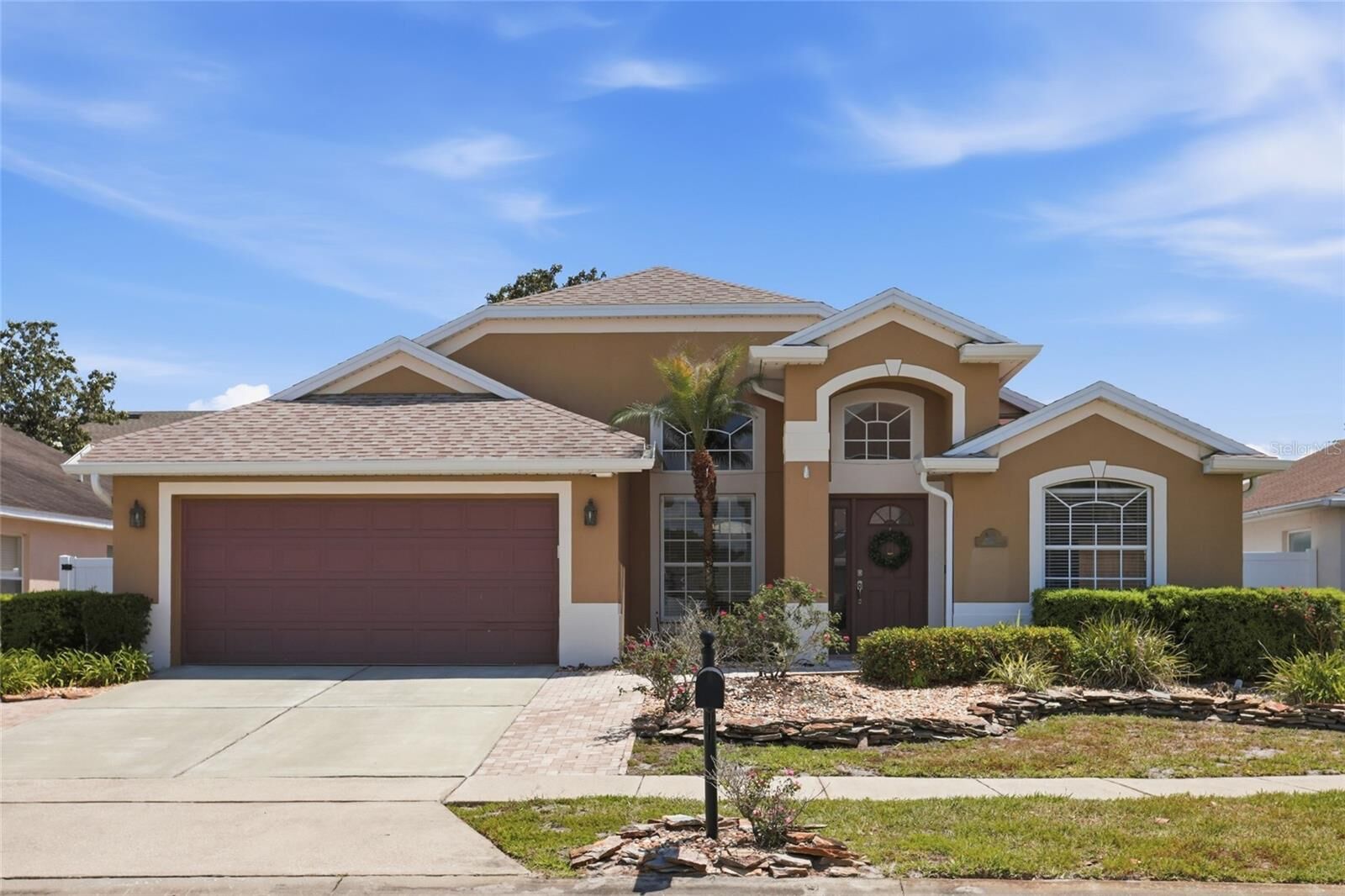 Property Photo: 207 Tavestock Loop FL 32708