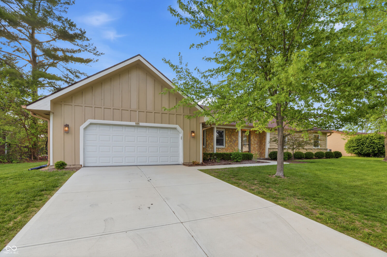 Property Photo:  111 Glenwood Lane  IN 46038 