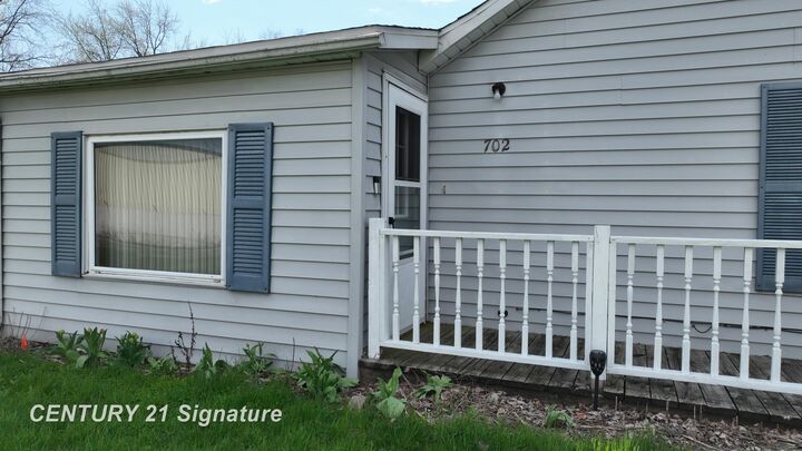 Property Photo:  702 Flint Street  MI 48655 