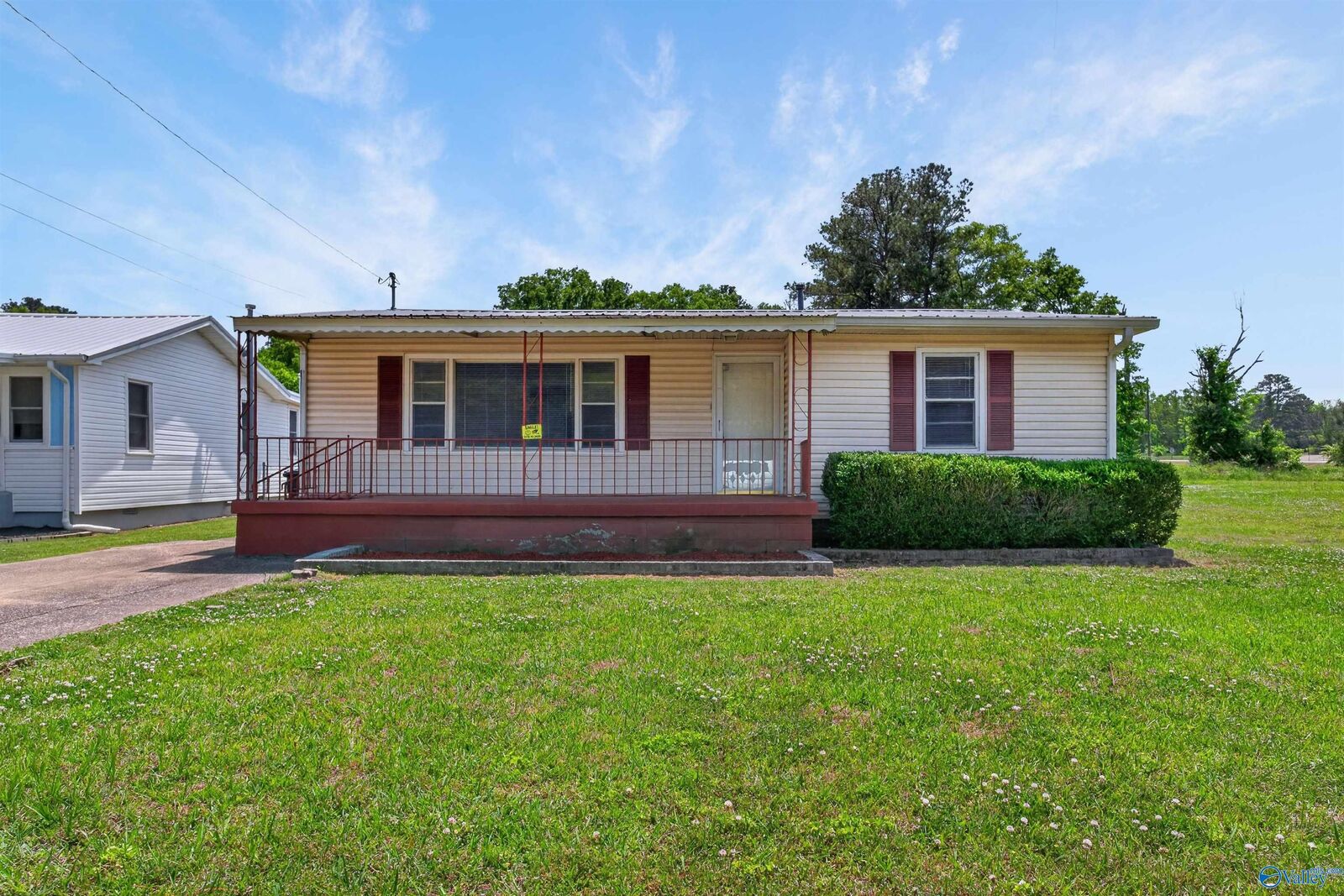 Property Photo:  1021 Springfield Avenue  AL 35903 