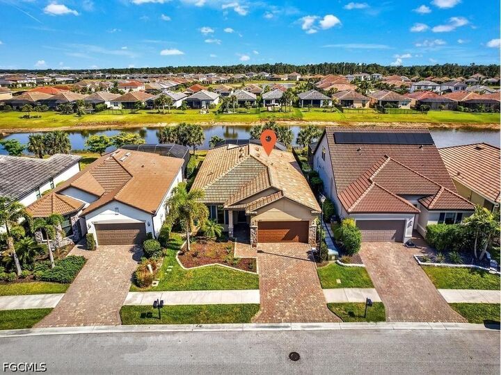 Property Photo:  16072 Palmetto Prairie Drive  FL 33920 