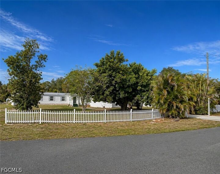Property Photo: 2520 Brownell Court FL 33917
