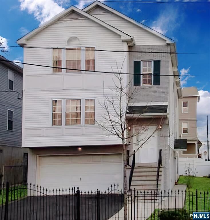Property Photo:  212 Ridgewood Avenue  NJ 07108 
