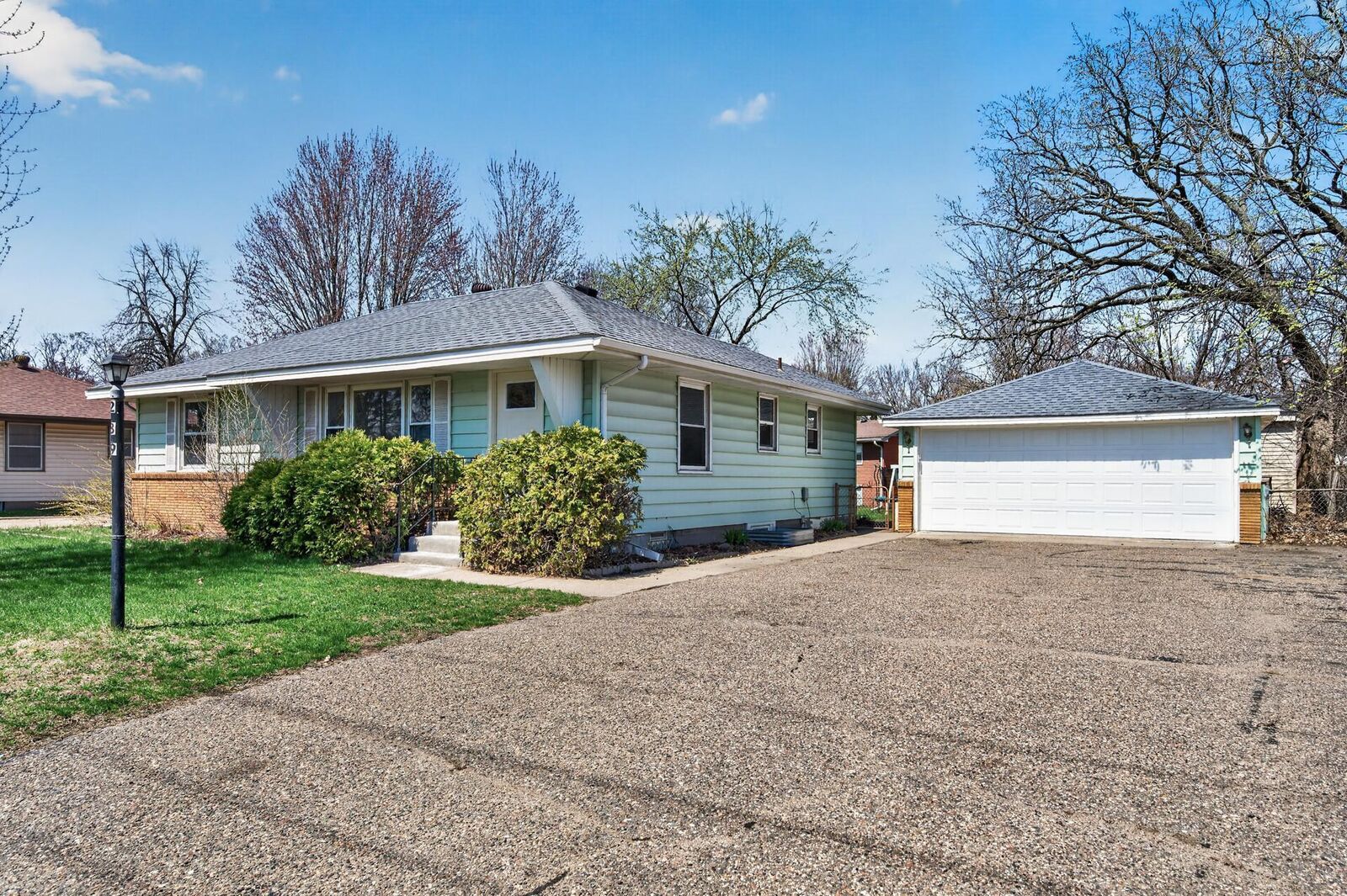 Property Photo:  289 89th Avenue NE  MN 55434 