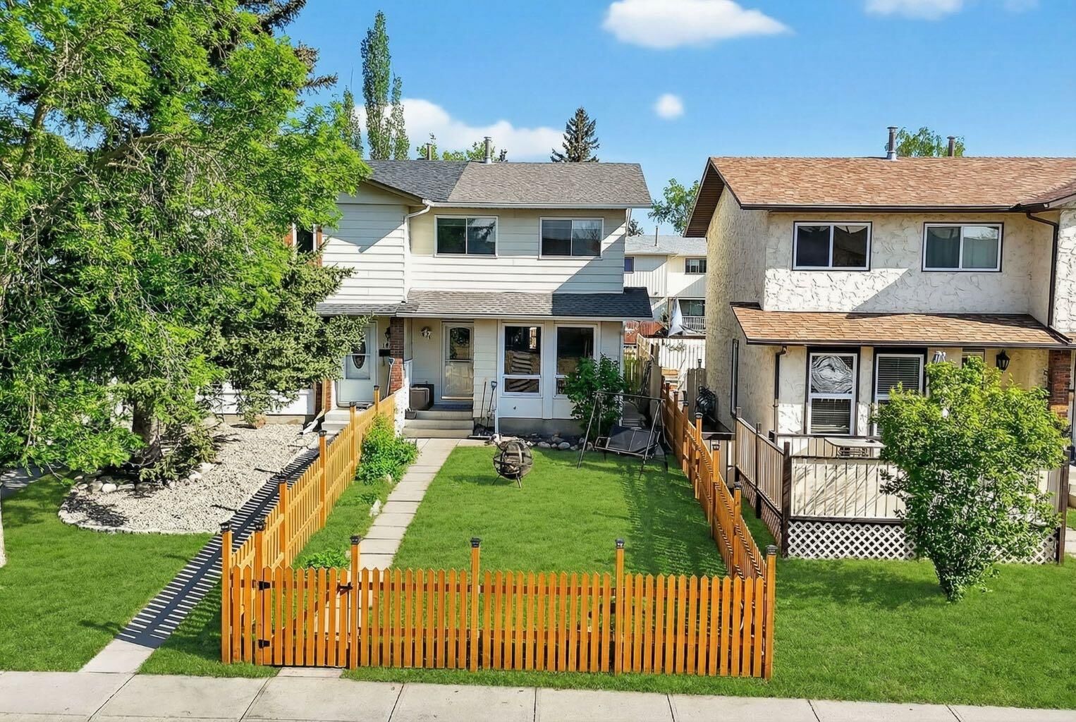 Property Photo:  161 Midbend Place SE  AB T2X 2K1 