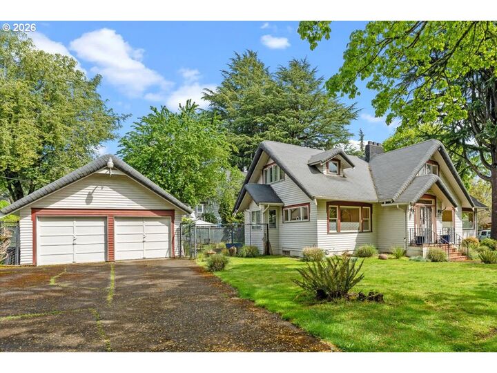 Property Photo:  651 SE Manchester Pl  OR 97202 