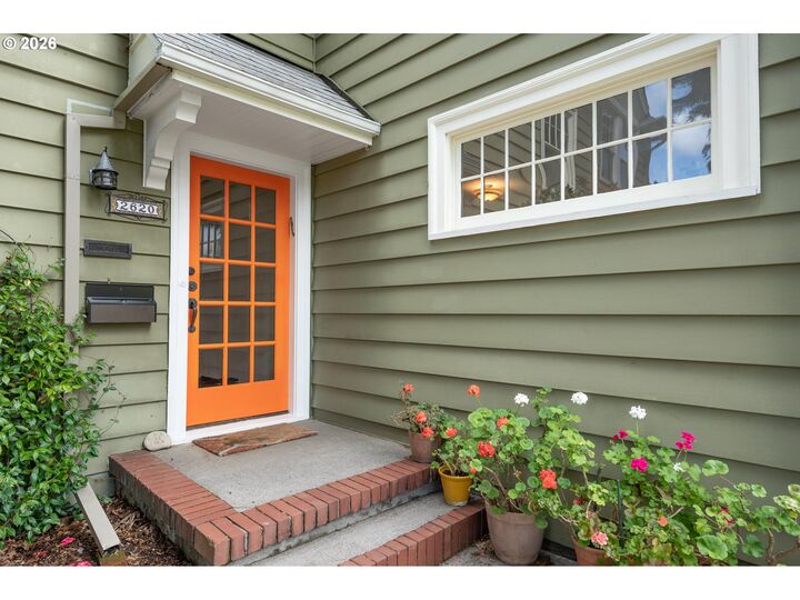 Property Photo:  2620 NE 65th Ave  OR 97213 