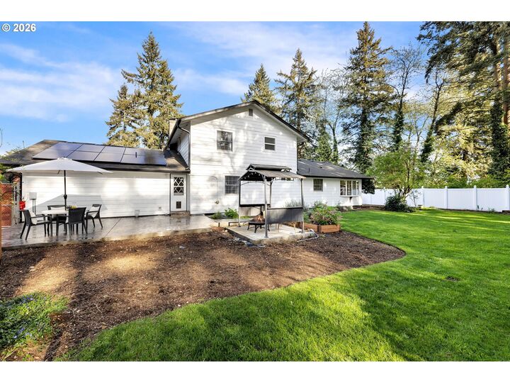 Property Photo:  8900 NE 115th Ave  WA 98662 