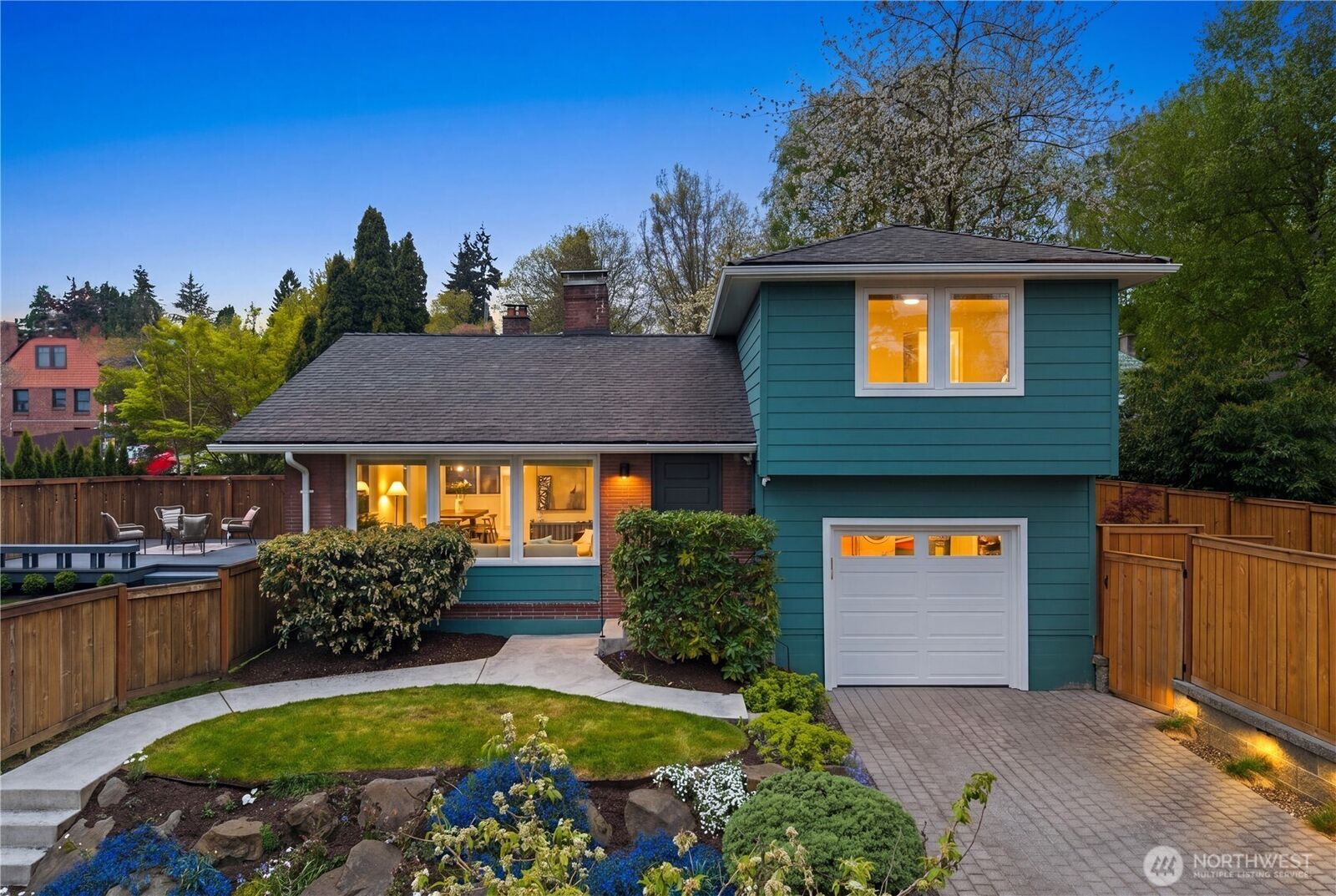 Property Photo: 5501 37th Avenue NE WA 98105