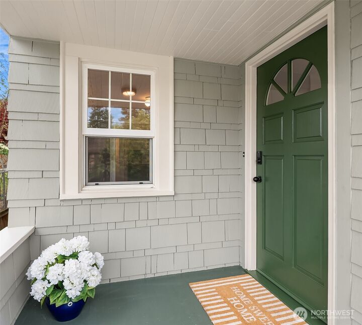 Property Photo:  6044  25th Avenue NE  WA 98115 