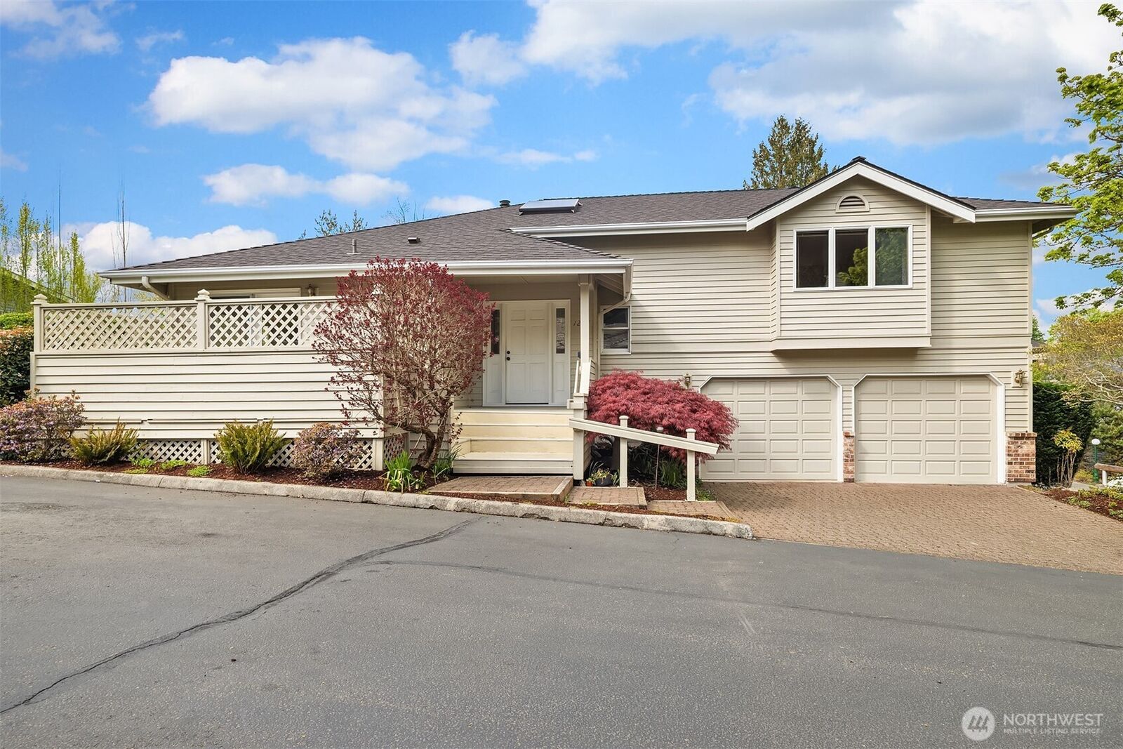 Property Photo:  1201  6th Place S  WA 98020 