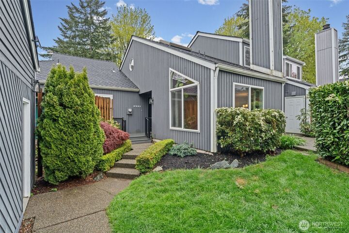 Property Photo: 2321 SE 8th Drive WA 98055