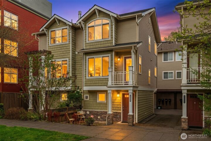 Property Photo:  6522  5th Avenue NE  WA 98115 
