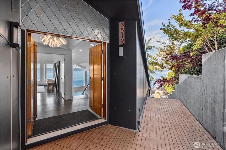 Property Photo:  3519 SW Seola Lane  WA 98146 