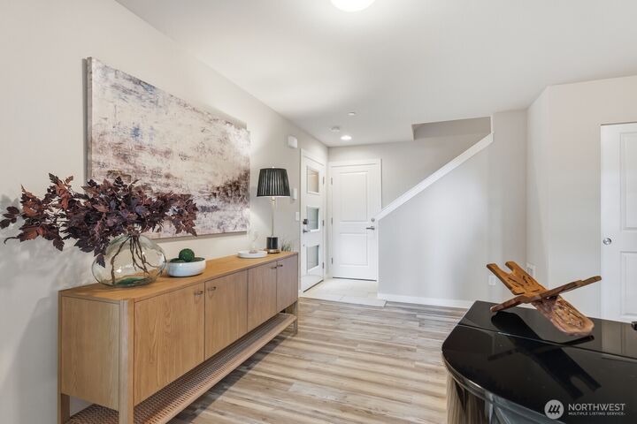 Property Photo:  16201  Meadow Road H4  WA 98087 