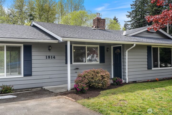 Property Photo: 1914 122nd Place SE WA 98208