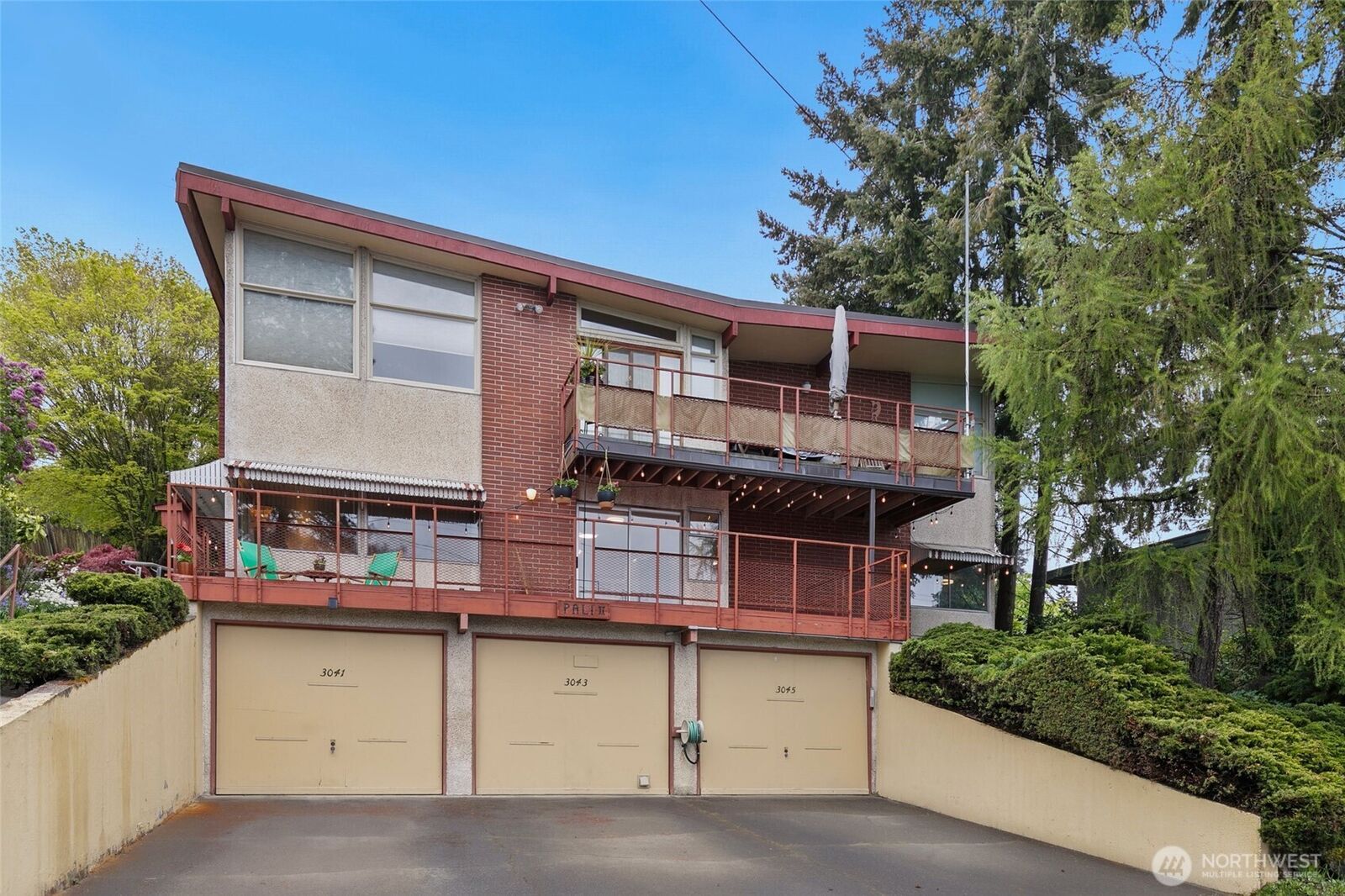 Property Photo: 3041 24th Avenue W WA 98199