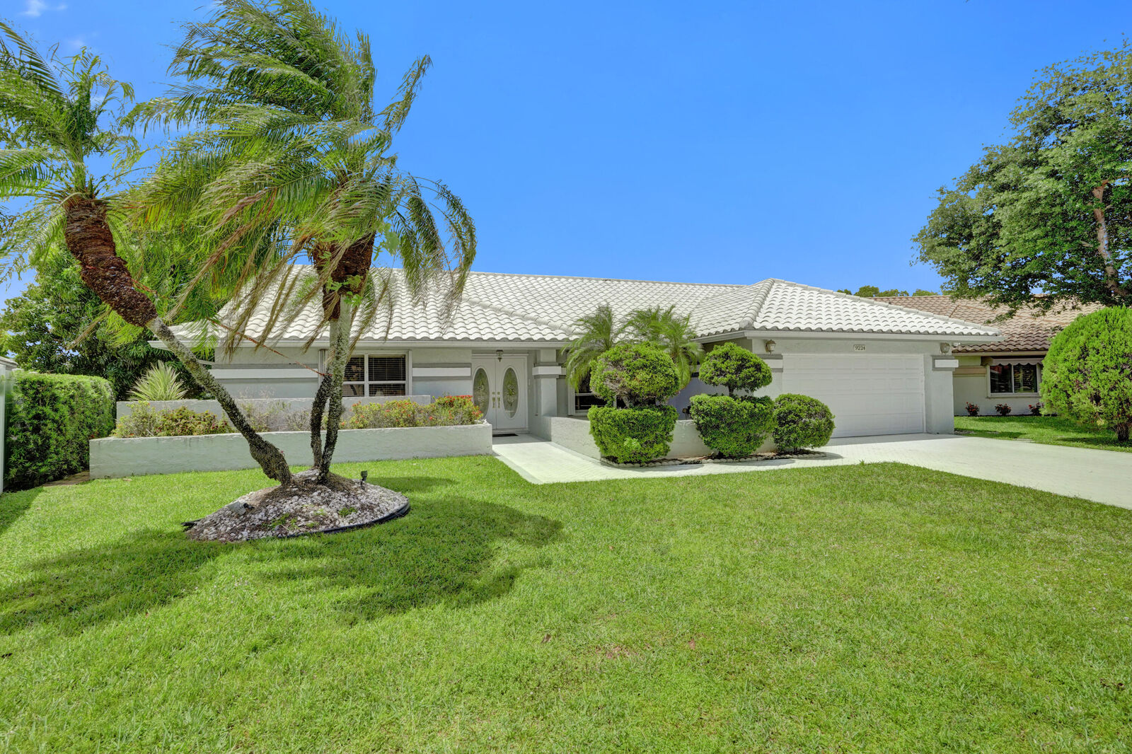 Property Photo:  9224 Sun Pointe Drive  FL 33437 
