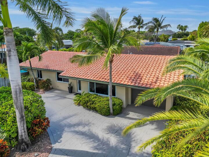 Property Photo: 2401 NE 17th Terrace FL 33305