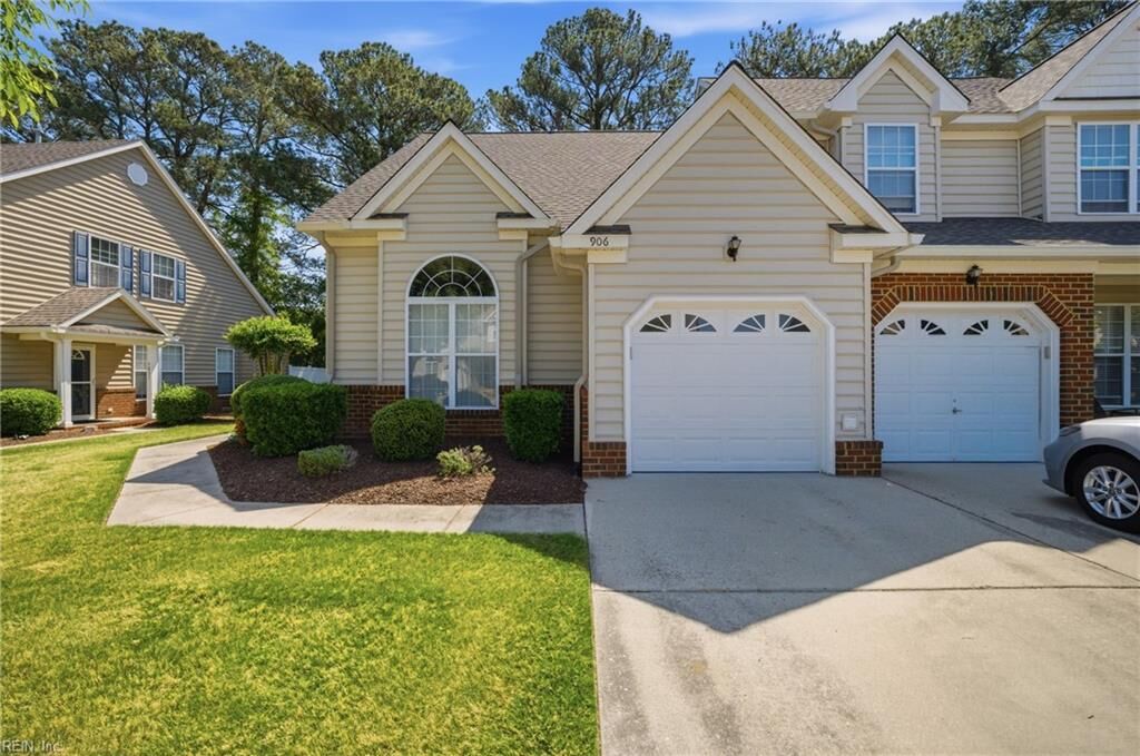 Property Photo: 906 Hunley Dr VA 23462