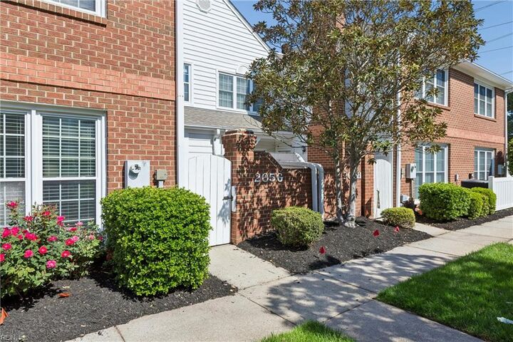 Property Photo:  205 Amersham Dr G  VA 23693 