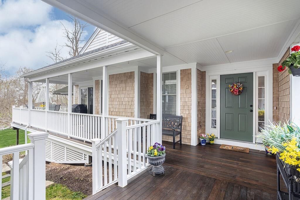 Property Photo:  42 Ferry Landing Circle  RI 02871 