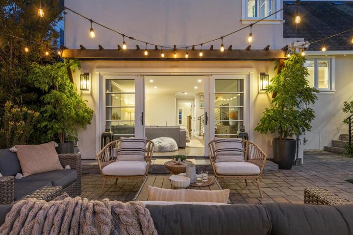 Property Photo:  416 Burlingame Avenue  CA 94010 