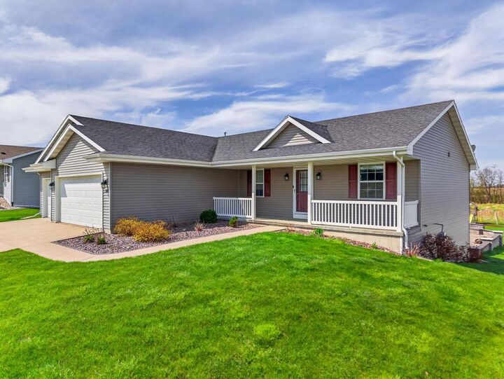 Property Photo:  1303 Prominence Drive  WI 53548 