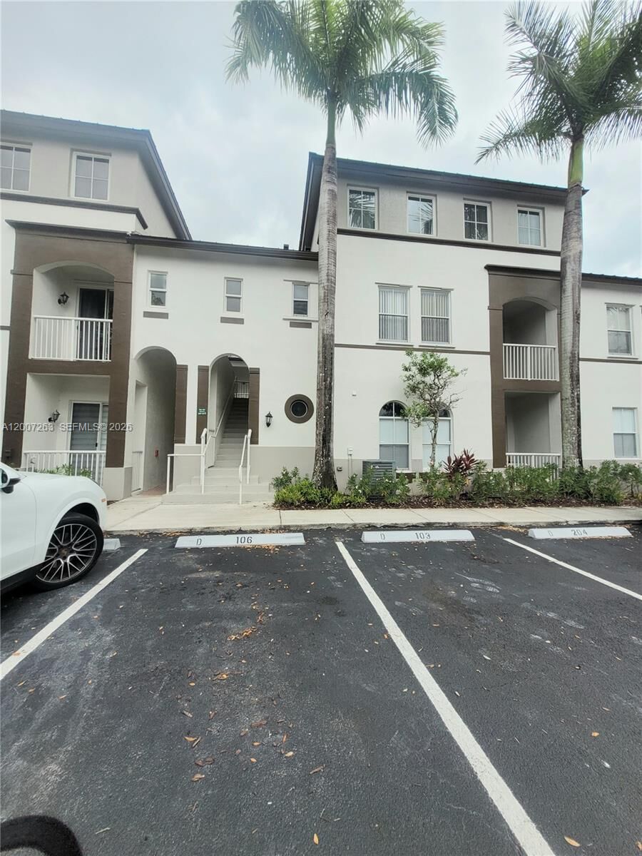 Property Photo:  4331 SW 160th Ave 209  FL 33027 
