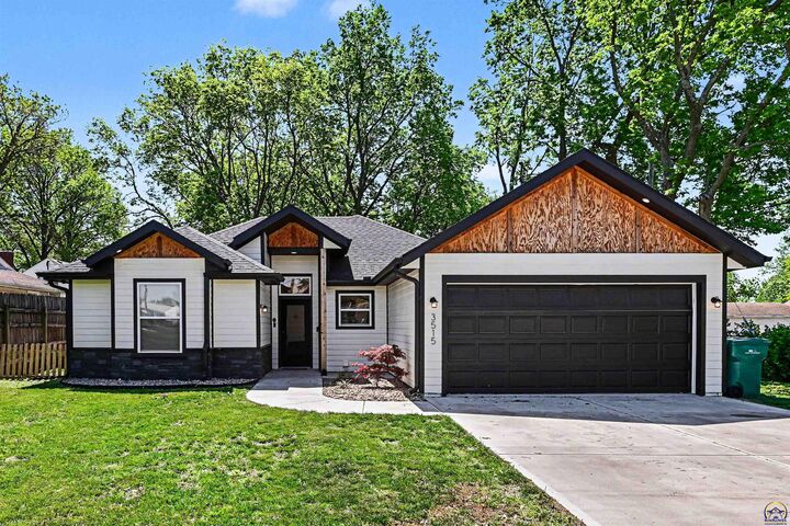 Property Photo:  3515 SW 19th St  KS 66604 