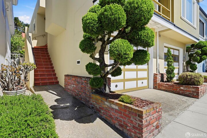 Property Photo:  11 Marview Way  CA 94131 