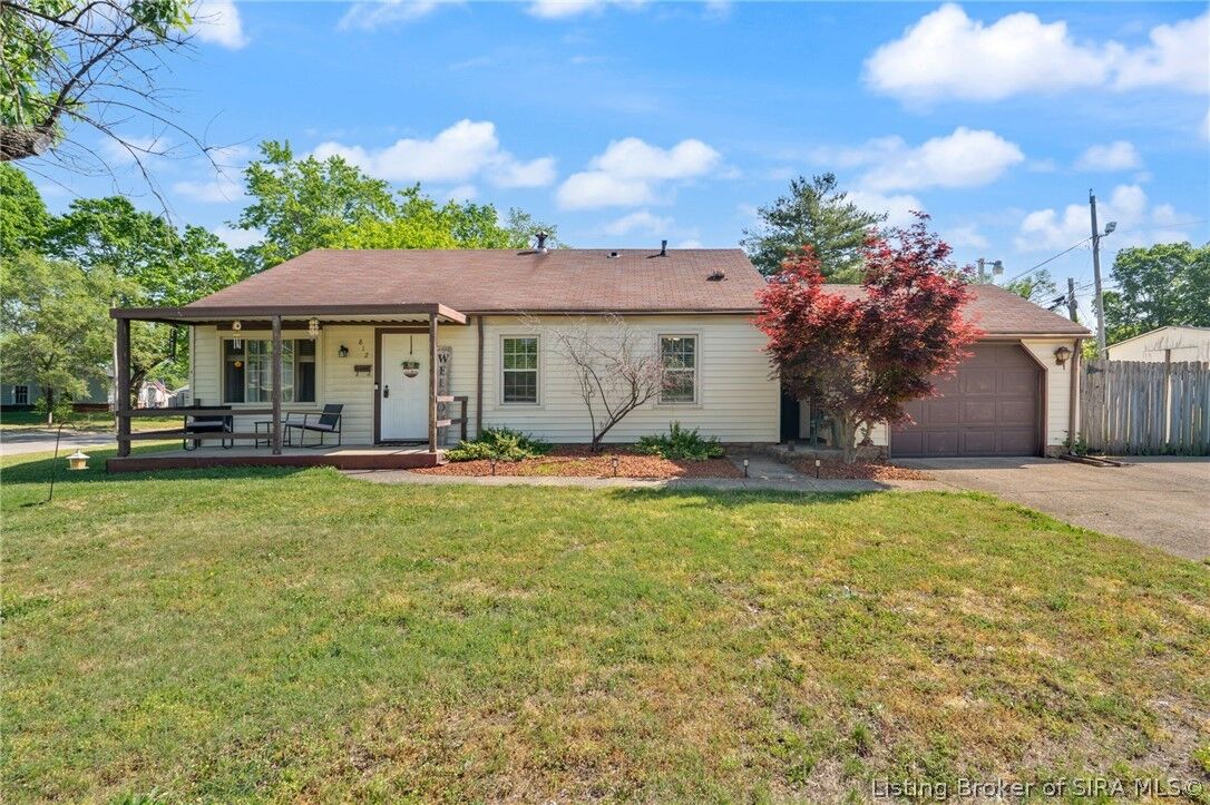 Property Photo:  812 Springdale Drive  IN 47130 