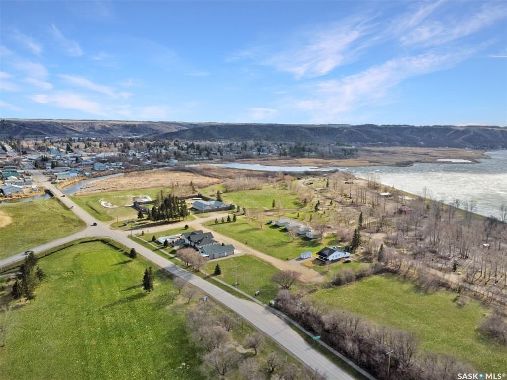 Property Photo:  101 Echo Ridge Bay  SK S0G 1S0 