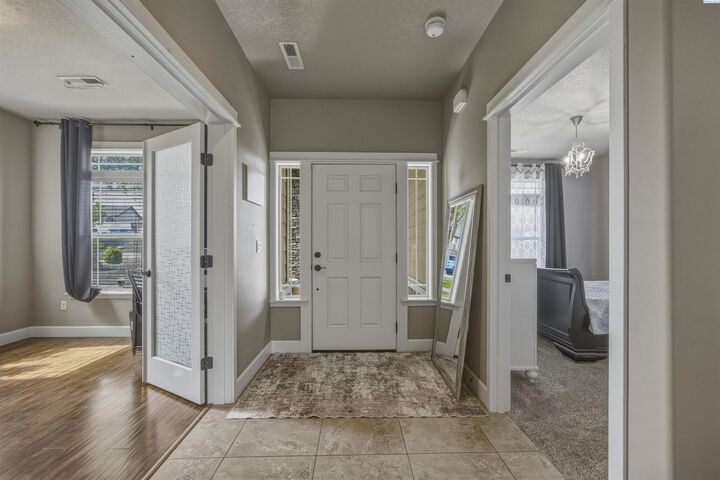 Property Photo:  2926 Sunshine Ridge Rd  WA 99338 