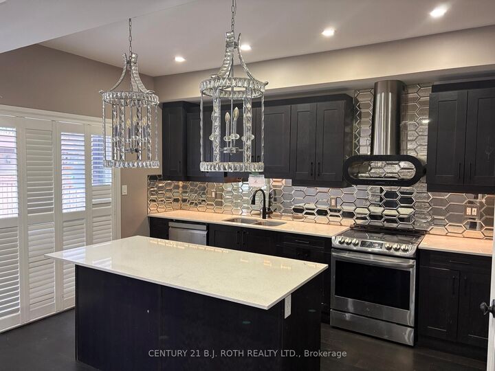 Property Photo:  34 Alaskan Heights  ON L9J 0H9 