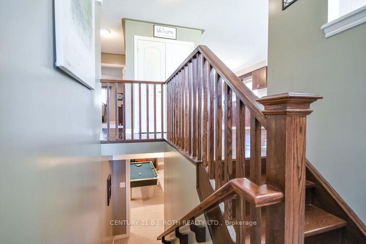 Property Photo:  12 White Crescent  ON L4N 7M1 