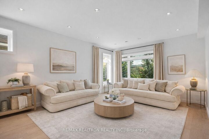 Property Photo: 240 Maxwell Street ON M3H 5B7